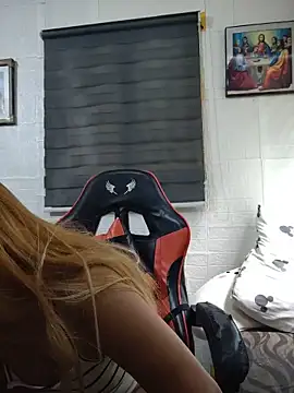 Онлайн чат XXX CockBiter83
