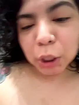 kimmiakiss22 Adlı Modelin Canlı XXX Sohbeti