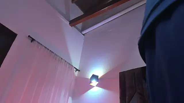 Justin_WhiteJS Chat XXX live
