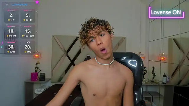 Chat +18 de Anyelo_Twink ao vivo
