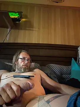 THE-CHAMPLOVENIPPLES73's Live XXX Chat