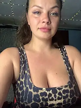 Sweeeeet_Candy – Naživo XXX chat