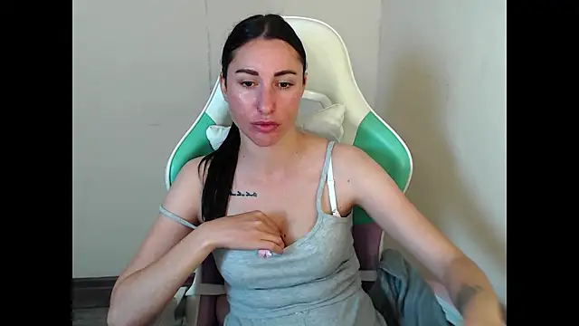Cammil1a_horn's Live XXX Chat