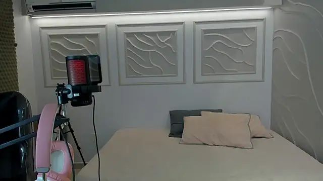 Cloebennet013 Chat XXX in diretta