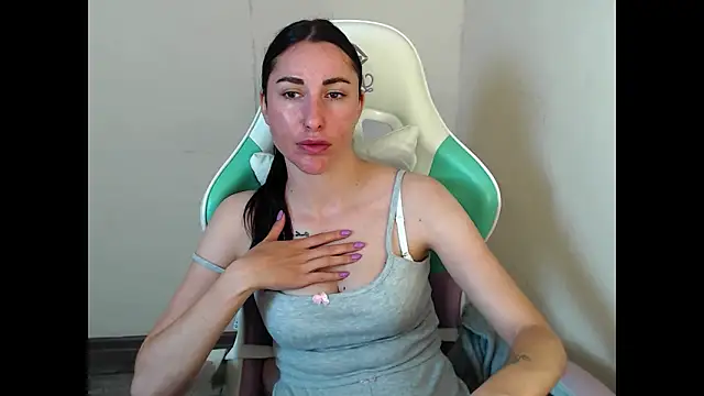 Cammil1a_horn Chat XXX in diretta