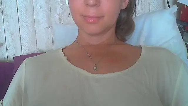Bella--White Live XXX Chat