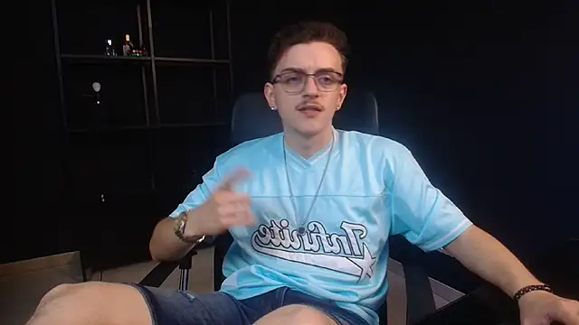 FelixStarkk Show in webcam