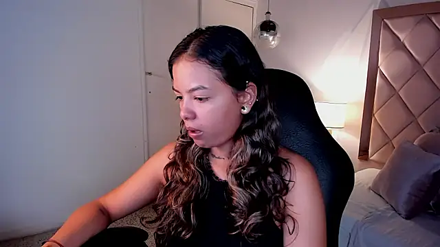 dulce_lyraa1's Live XXX Chat
