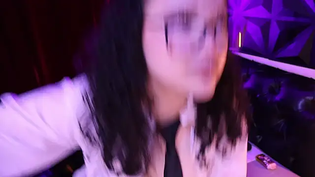 XXX chat uživo modela akantha_