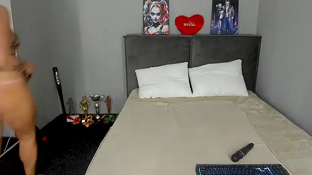 MuscleXXXBarbie live XXX chat