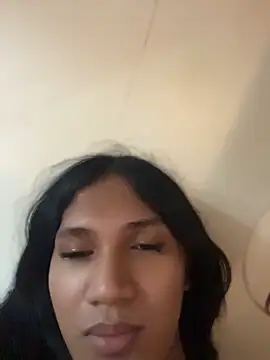 XXX chat uživo modela slutty_aki