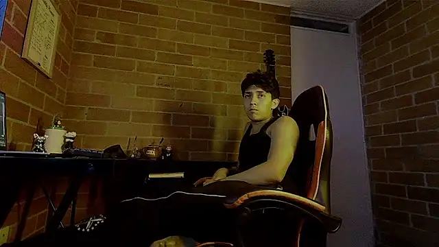 ethann2_'s Live XXX Chat