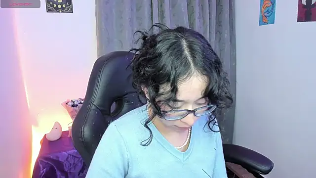 Chat +18 de indra_cam ao vivo