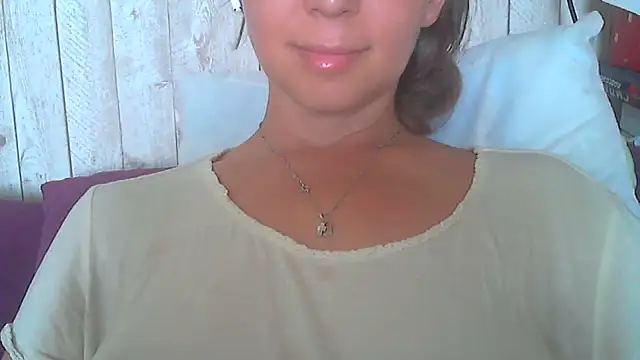 Bella--White's Live XXX Chat