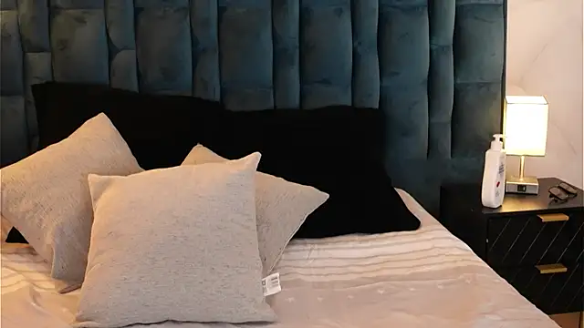 NicoleeNash Adlı Modelin Canlı XXX Sohbeti