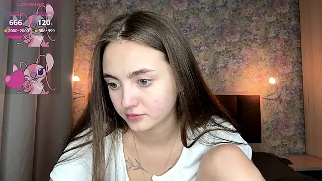 Chat +18 de LoraDavi ao vivo