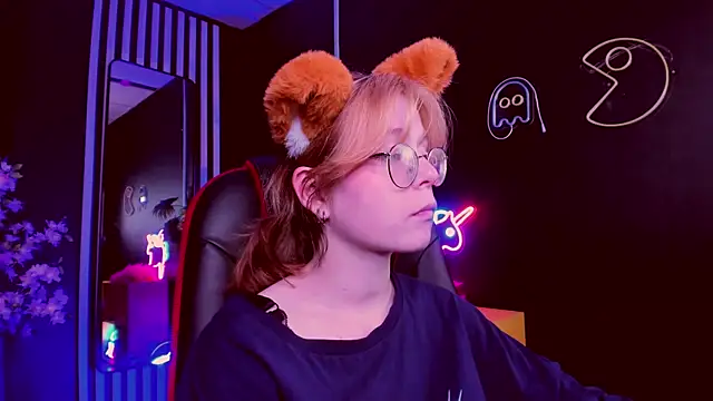 FoxxyyPolly live XXX chat