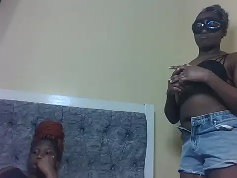Horny_ebonies: απευθείας συνομιλία ΧΧΧ