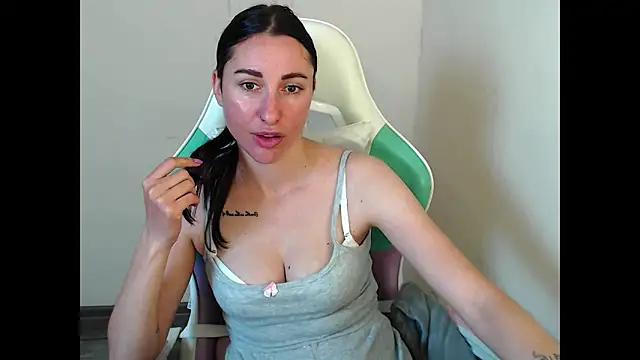 Cammil1a_horn's Live XXX Chat
