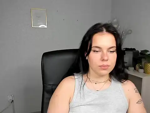 Chat +18 de JustNessa ao vivo