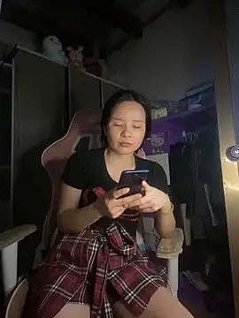 XXX chat uživo modela Ivy_Trix2