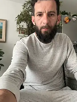 Michel_huge Chat XXX in diretta