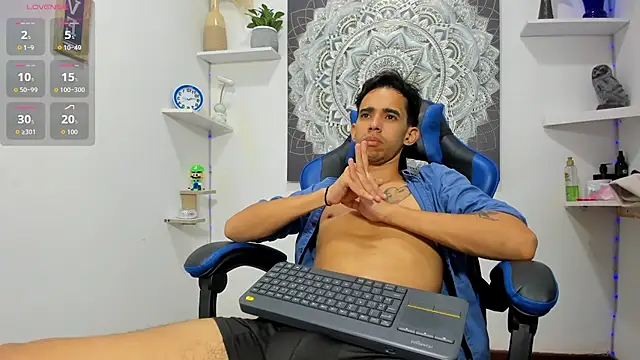 Alessandro_Abruzzo Adlı Modelin Canlı XXX Sohbeti