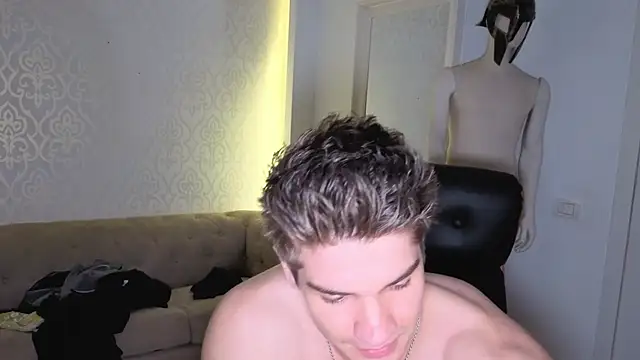 Chat +18 de MaxKaiden ao vivo