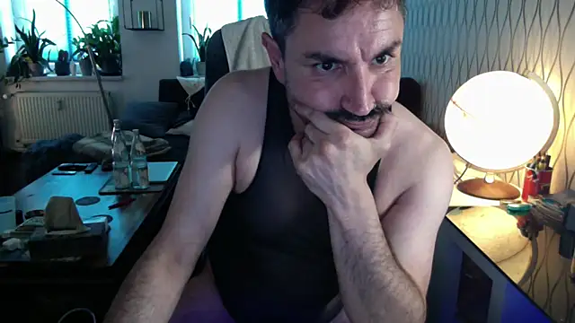 Онлайн чат XXX tomz0819