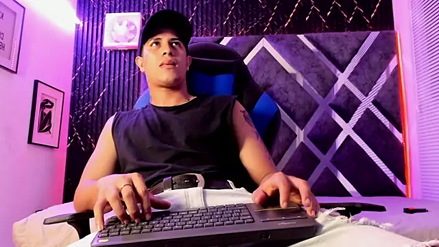 dominic_connor's Live XXX Chat