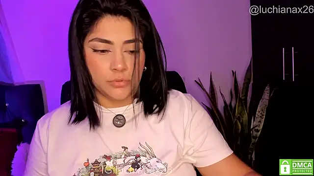 lucy26_ live XXX chat