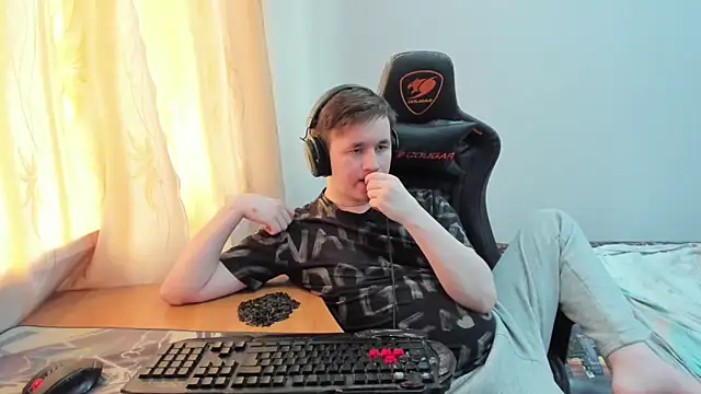 iliaskrislove's Live XXX Chat