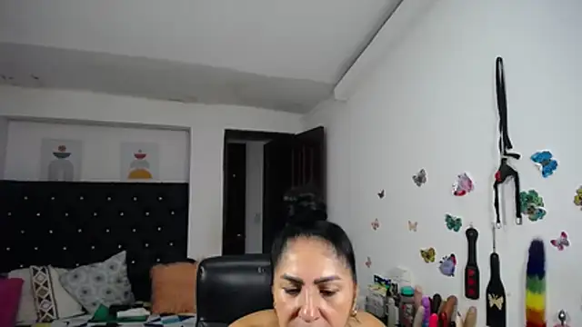 แชท XXX สดของ mature_bigboobs10