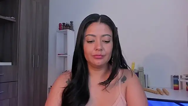 Chat XXX ao vivo de LauraToro_