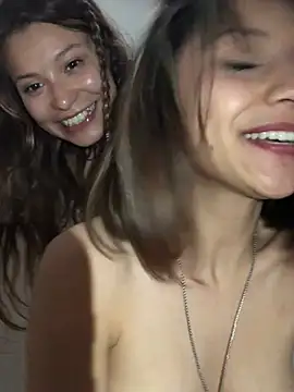 Chat +18 de 3littles ao vivo