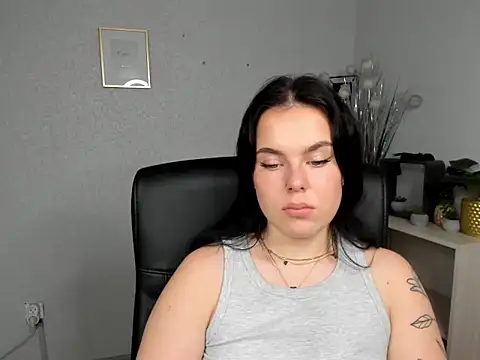 Chat +18 de JustNessa ao vivo