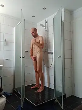 DaddyHarry_MatureStallion Show in webcam