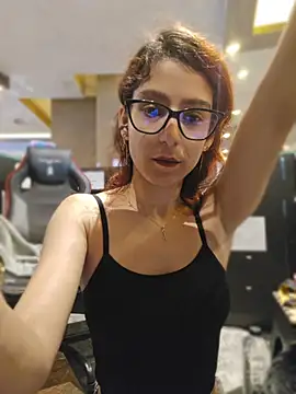 YuriLove98 – Naživo XXX chat