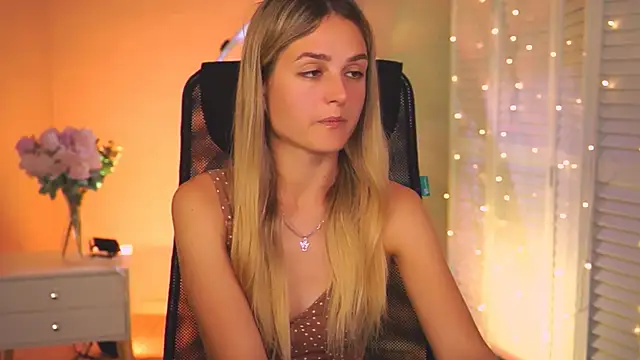Chat +18 de DeboraLarson ao vivo