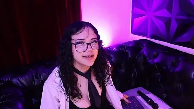 XXX chat uživo modela akantha_
