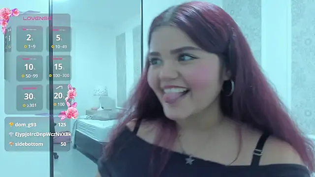 lia_chips' Live XXX Chat