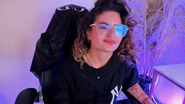 دردشة emilymjs_ الجنسية المباشرة