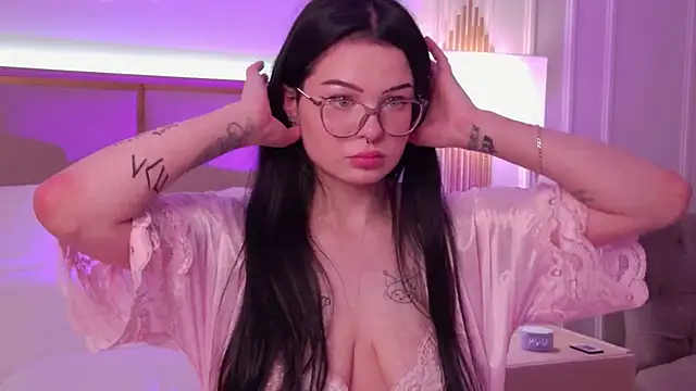 CindyMil: онлайн-секс-чат