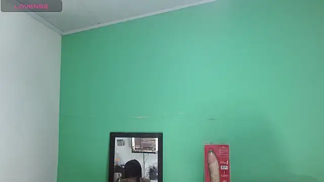 Chat +18 de avaleri_cherry ao vivo
