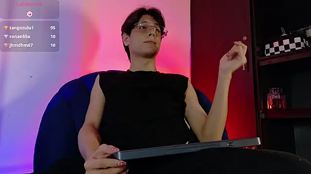 lui_x_dustn Webbikameraesitys
