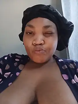 BeverlyQueen15 – Live XXX-chat