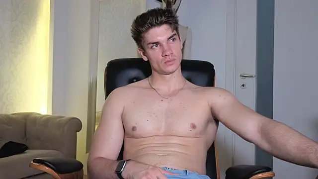MaxKaiden Adlı Modelin Canlı XXX Sohbeti