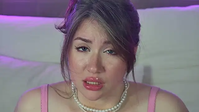 MeganStrane Adlı Modelin Canlı XXX Sohbeti