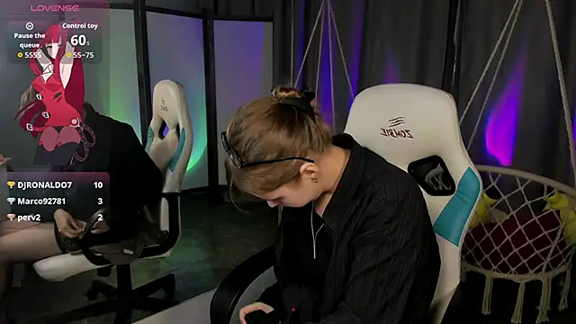 Živý XXX chat LeonaHicks