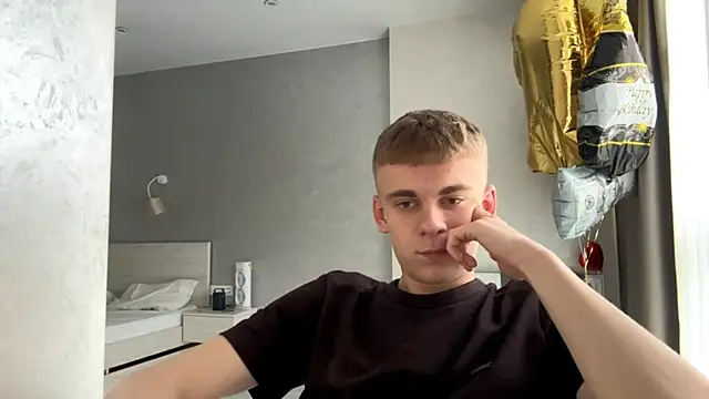 XXX chat uživo modela SoloFury